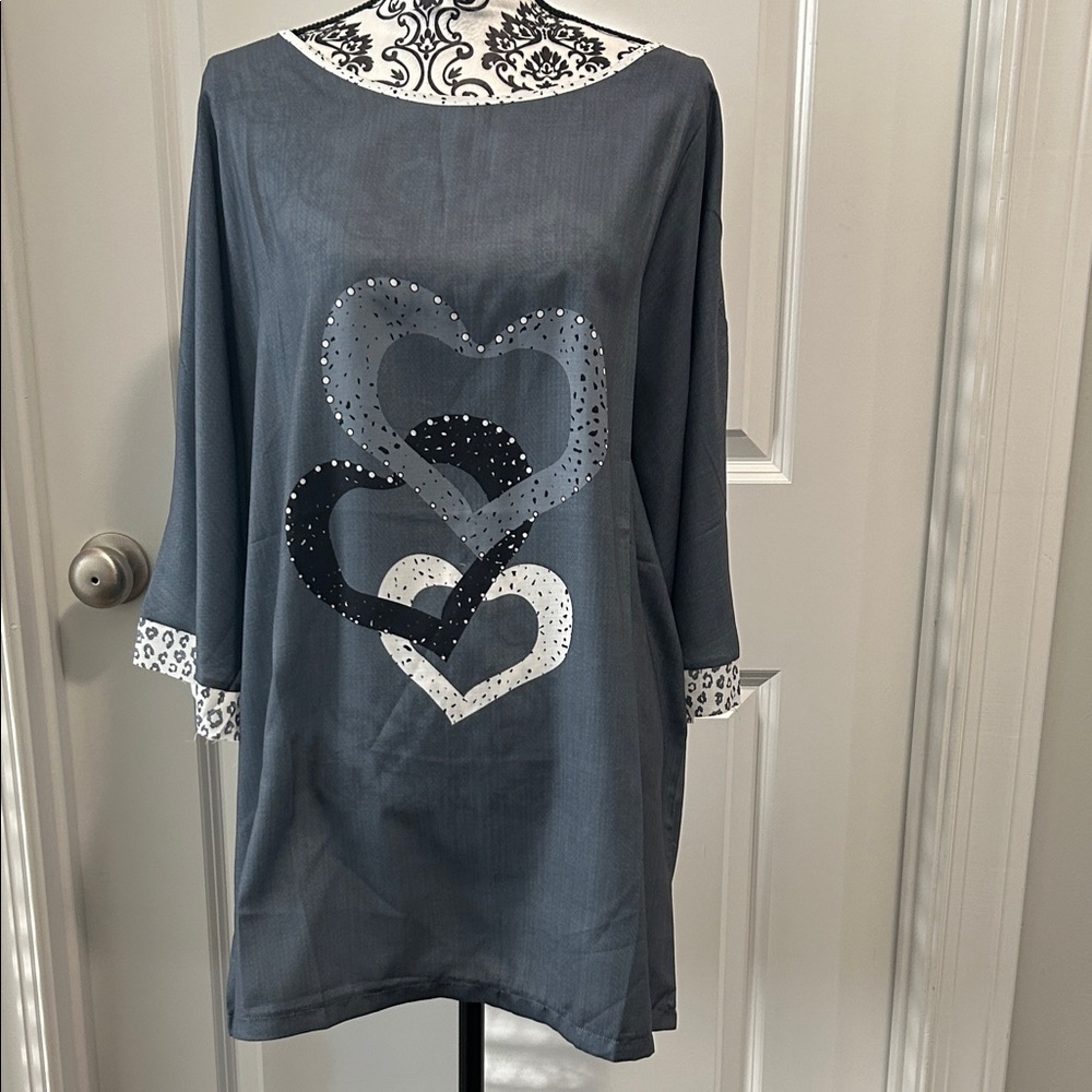 Stylish Gray Heart-Patterned Women's Top